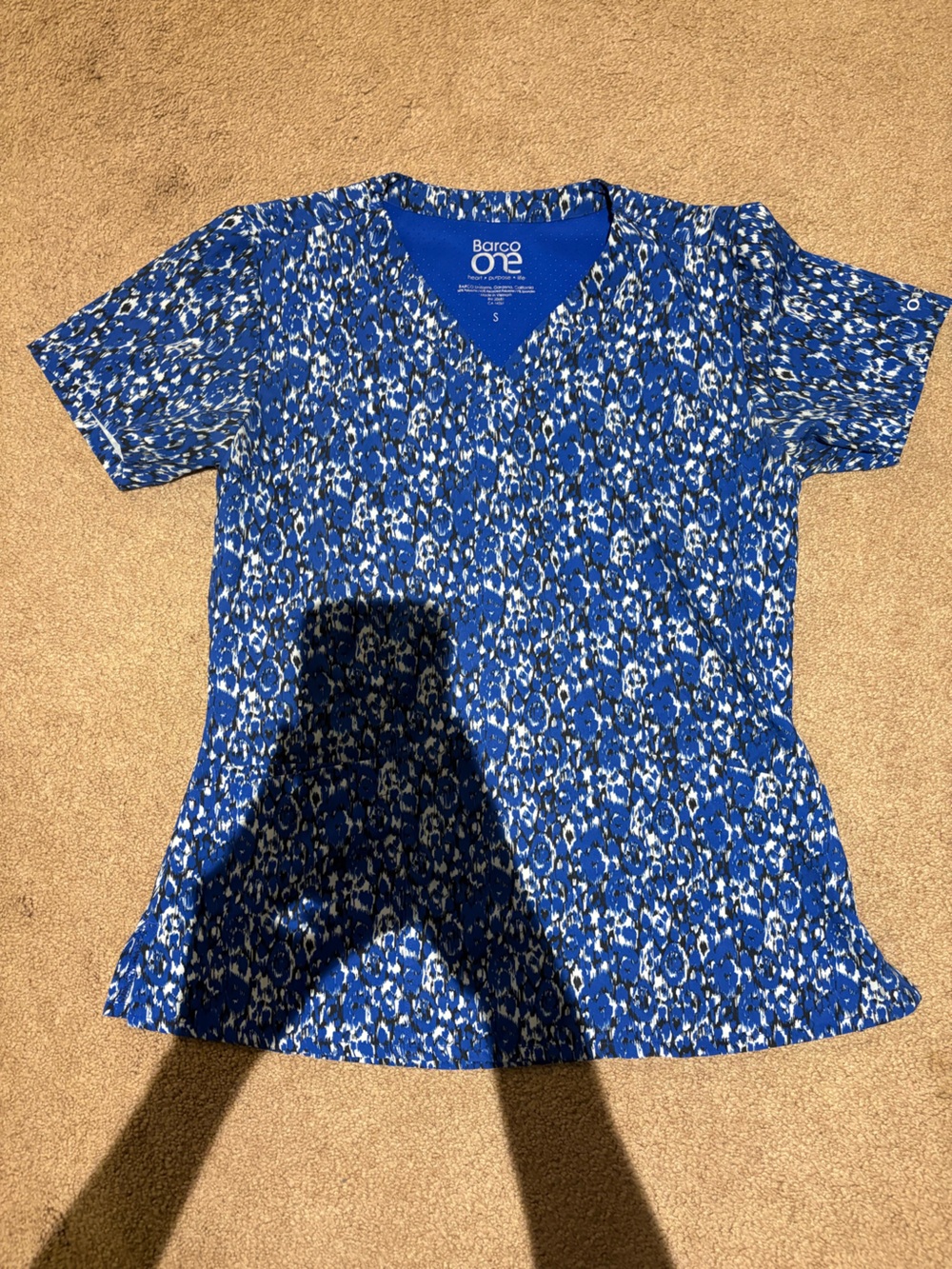 Barco one Blue and White Short Sleeve scrub top size small